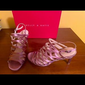 Women’s shoes, medium size heel sandals Without box